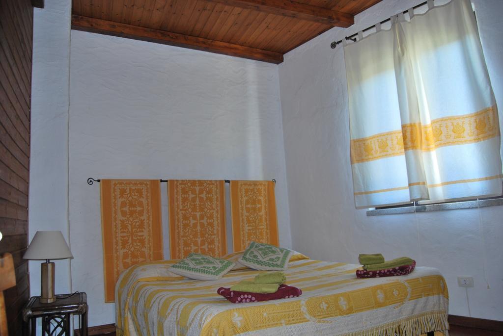 B&B Baddesalighes Bolotana Bilik gambar